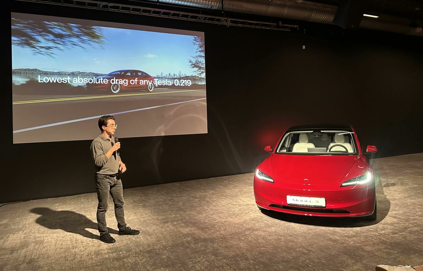 Tesla organise la première de la Model 3 Highland en Norvège 4 Tesla organise la première de la Model 3 Highland en Norvège - 3
