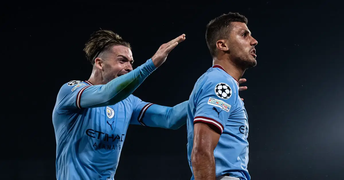 rewrite this title in French Quatre joueurs reviennent à Man City avec un point à prouver après la trêve internationale – Simon Bajkowski - 3