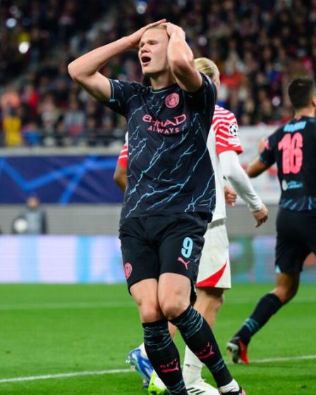 Les coéquipiers de Man City viennent en aide à Erling Haaland - 1
