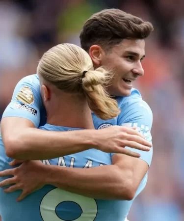 Julian Alvarez met un terme à la théorie sur sa relation avec son coéquipier de Man City, Erling Haaland - 7