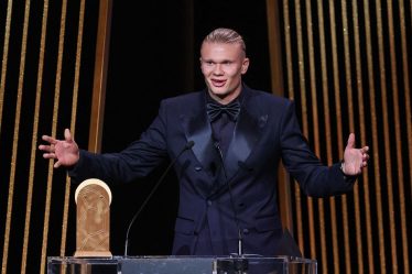 Jamie Carragher explique pourquoi il sera difficile pour le talisman de Man City, Erling Haaland, de remporter le prochain Ballon d'Or Jamie Carragher explique pourquoi il sera difficile pour le talisman de Man City, Erling Haaland, de remporter le prochain Ballon d'Or - 6
