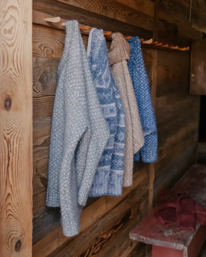 Chez les Flakks, dans les fjords de l'ouest de la Norvège 40 Chandails par OA Devold