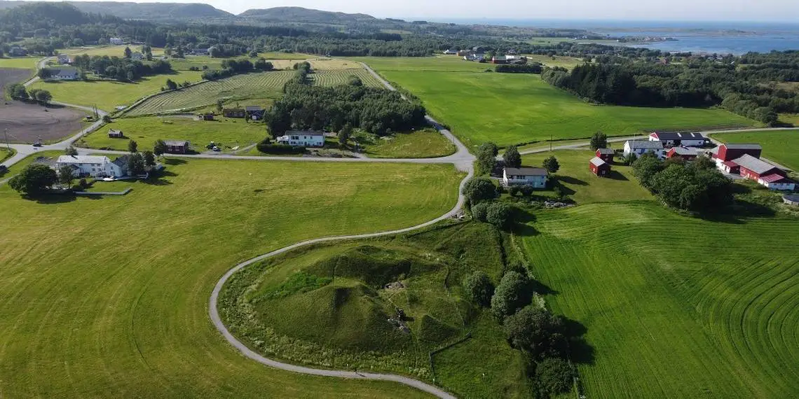 Un énorme tumulus en Norvège a déconcerté les archéologues. Ils savent maintenant ce qu'il contient 14 Un énorme tumulus en Norvège a déconcerté les archéologues. Ils savent maintenant ce qu'il contient - 13