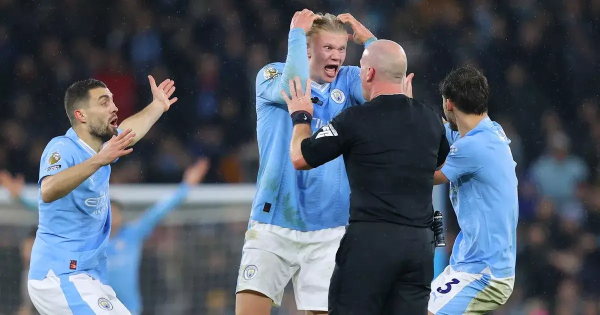 Man City inculpé mais Erling Haaland échappe à la punition de la FA tandis que la décision de Simon Hooper est prise. 4 Man City inculpé mais Erling Haaland échappe à la punition de la FA tandis que la décision de Simon Hooper est prise. - 3