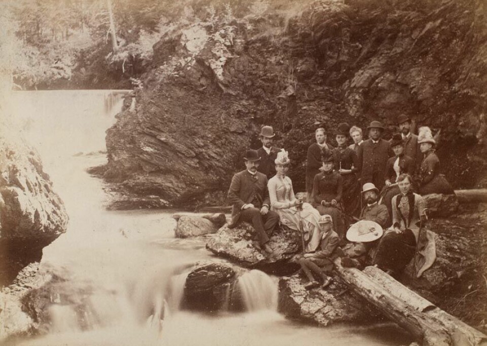 Les touristes européens ont subi un choc culturel lorsqu'ils sont arrivés en Norvège dans les années 1800. 40 Turister i Valdres.