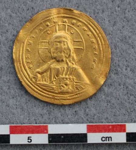 Une pièce d'or byzantine trouvée en Norvège 5 Une pièce d'or byzantine trouvée en Norvège - 4