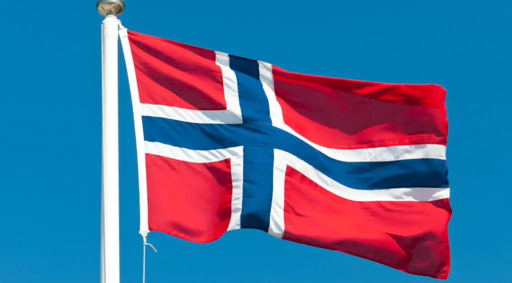 Un missile des Houthis frappe un pétrolier norvégien en mer Rouge, suscitant des inquiétudes quant à la sécurité du transport maritime 4 Un missile des Houthis frappe un pétrolier norvégien en mer Rouge, suscitant des inquiétudes quant à la sécurité du transport maritime - 3