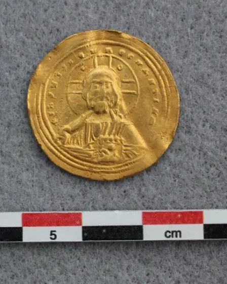 Découverte en Norvège d'une ancienne pièce d'or représentant Jésus 8 Découverte en Norvège d'une ancienne pièce d'or représentant Jésus - 7