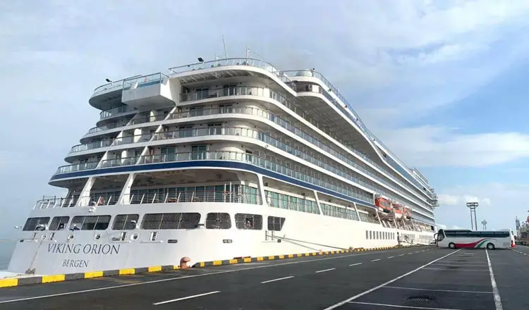 En images : Un bateau de croisière norvégien transportant plus de 1 000 touristes multinationaux accoste à Sihanoukville 4 En images : Un bateau de croisière norvégien transportant plus de 1 000 touristes multinationaux accoste à Sihanoukville - 3