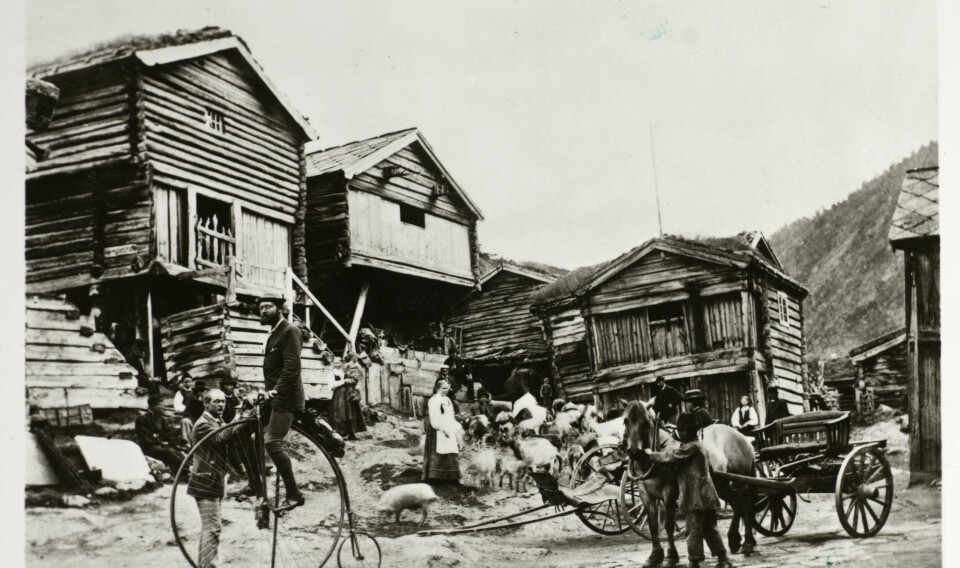 Les touristes européens ont subi un choc culturel lorsqu'ils sont arrivés en Norvège dans les années 1800. 37 Hôtel Røisheim en 1885.