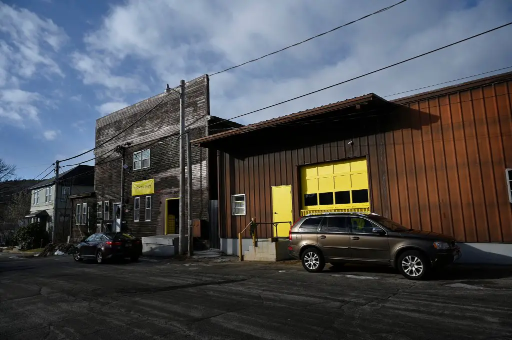 Dans une ancienne fabrique de raquettes à neige norvégienne, un pôle artistique prend forme 50 Dans une ancienne fabrique de raquettes à neige norvégienne, un pôle artistique prend forme - 49