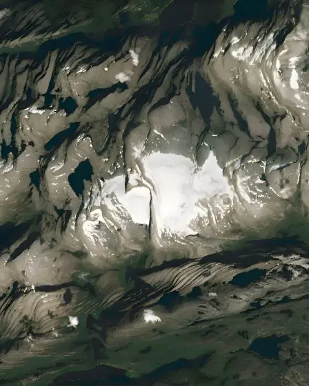 Glacier Ålfotbreen sur la côte ouest de la Norvège - Earth.com 2 Glacier Ålfotbreen sur la côte ouest de la Norvège - Earth.com - 1