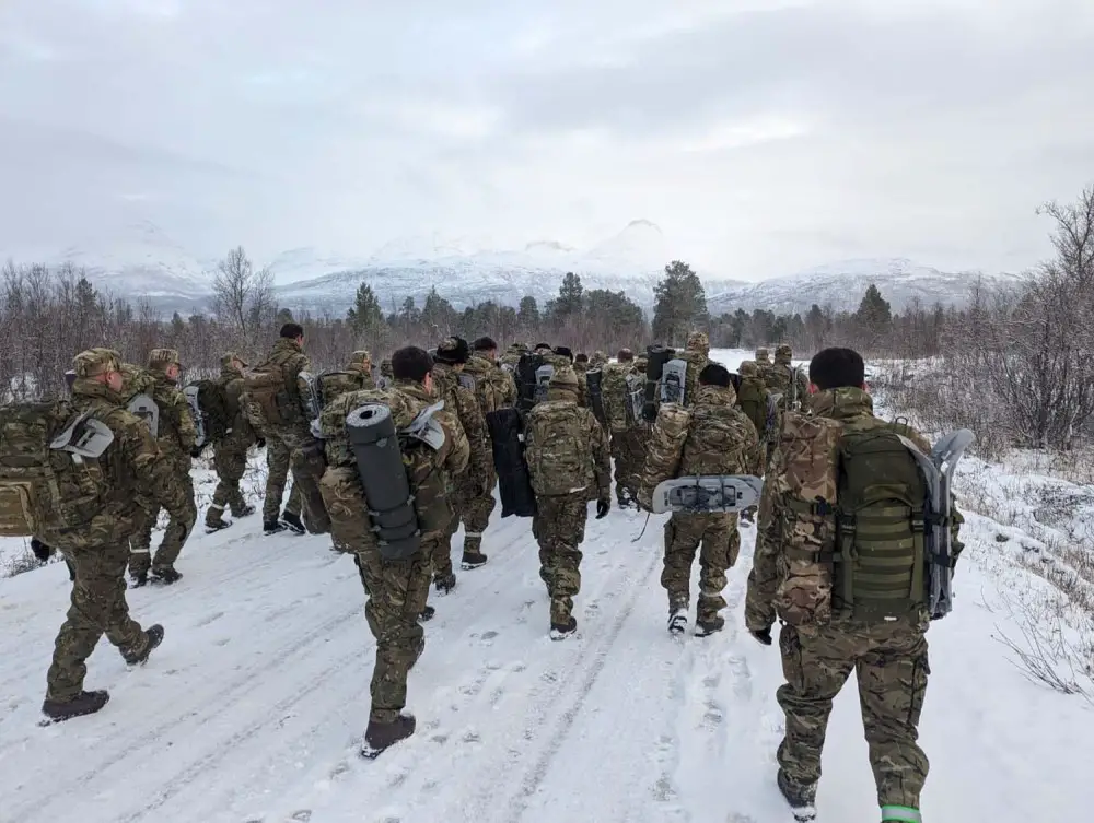 Des troupes britanniques se déploient dans le nord de la Norvège en prévision d'un vaste exercice de l'OTAN dans l'Arctique 4 Des troupes britanniques se déploient dans le nord de la Norvège en prévision d'un vaste exercice de l'OTAN dans l'Arctique - 3