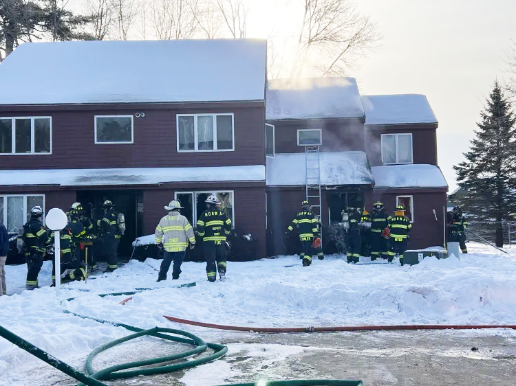 Un appartement situé au premier étage d'un immeuble norvégien a été gravement endommagé par un incendie survenu vendredi 10 Un appartement situé au premier étage d'un immeuble norvégien a été gravement endommagé par un incendie survenu vendredi - 9