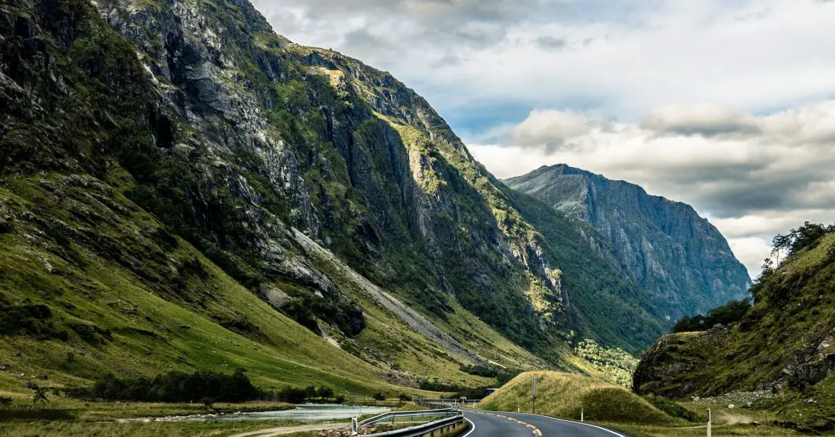 Malgré la grève en cours, Tesla remporte la palme des ventes en Suède et en Norvège 4 Malgré la grève en cours, Tesla remporte la palme des ventes en Suède et en Norvège - 3