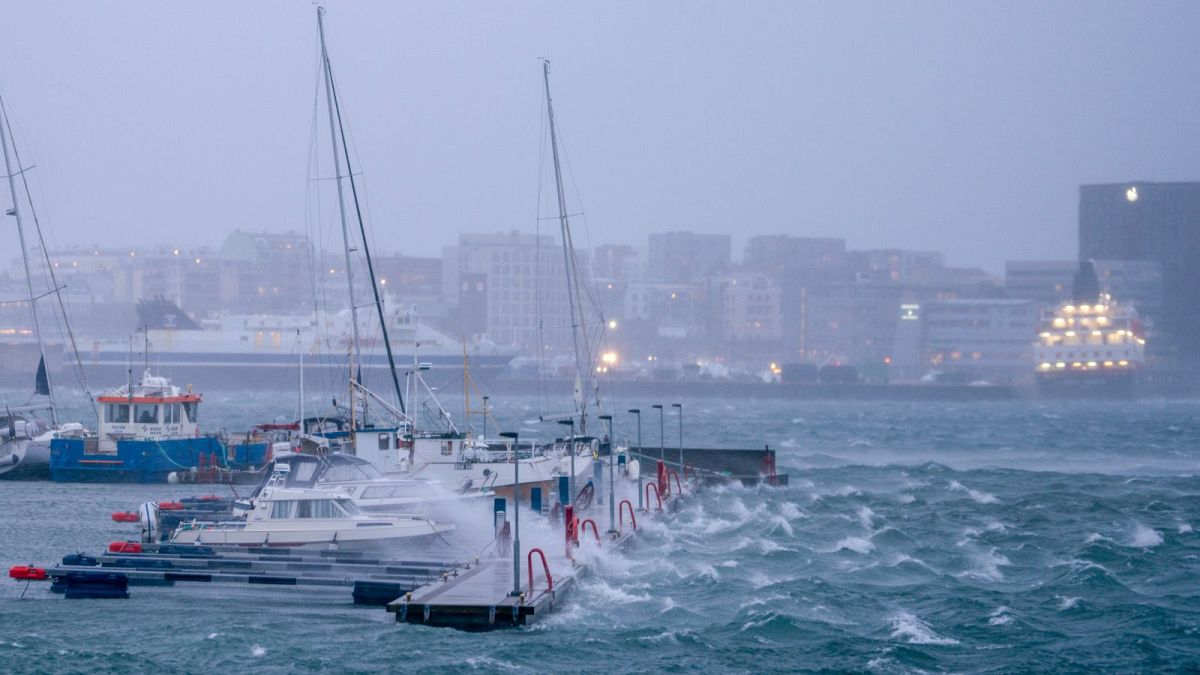 La Norvège frappée par des vents de la force d'un ouragan : Le changement climatique aggrave-t-il les tempêtes extrêmes en Europe ? 22 La Norvège frappée par des vents de la force d'un ouragan : Le changement climatique aggrave-t-il les tempêtes extrêmes en Europe ? - 21