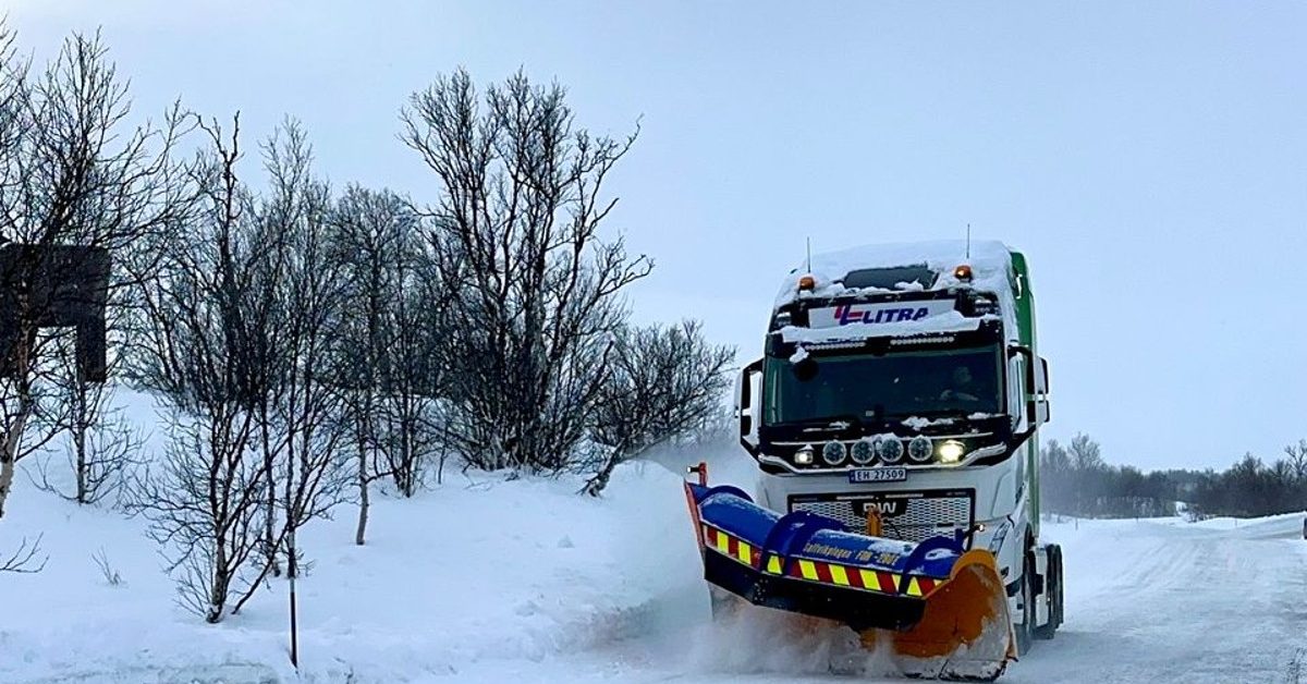 Le premier camion semi-électrique au monde, d'une capacité de 1 000 kWh, déneige en Norvège comme un chef. 4 Le premier camion semi-électrique au monde, d'une capacité de 1 000 kWh, déneige en Norvège comme un chef. - 3
