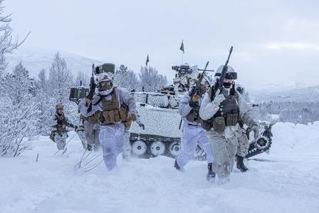 Les marines américains prêtent leurs prouesses littorales à l'occasion d'un exercice de grande envergure de l'OTAN en Norvège 22 Les marines américains prêtent leurs prouesses littorales à l'occasion d'un exercice de grande envergure de l'OTAN en Norvège - 21