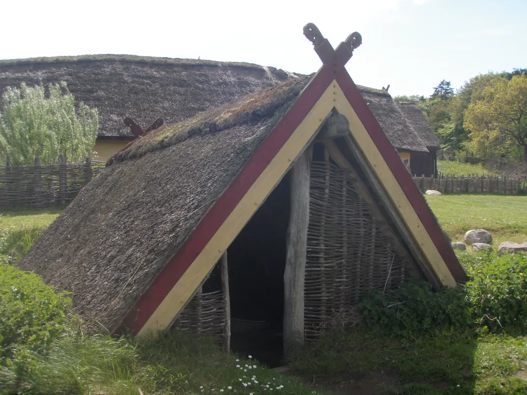 Des archéologues pourraient avoir trouvé des traces d'un marché viking en Norvège | Smart News 11 Exemple de maison à fosse
