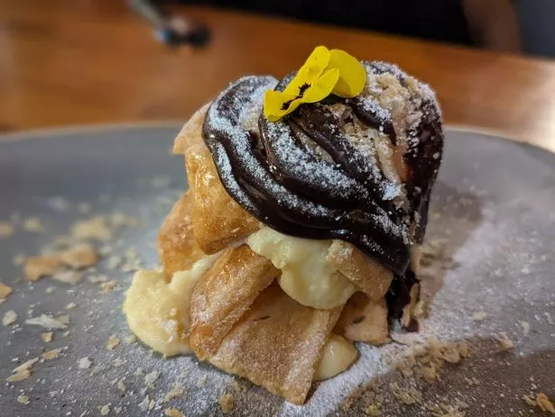 "J'ai dîné dans le restaurant préféré d'Erling Haaland en compagnie de l'attaquant de Manchester City" - Emma Gill 16 Dessert Sbriciolata Nutella