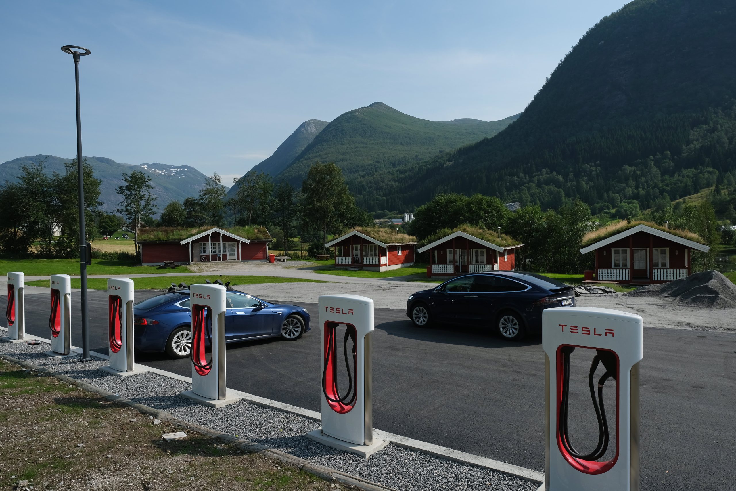 Comment Tesla est devenue l'entreprise automobile la plus vendue en Norvège 4 Comment Tesla est devenue l'entreprise automobile la plus vendue en Norvège - 3