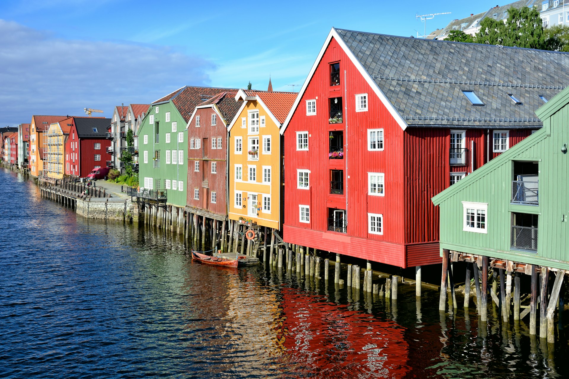 Maisons colorées dans la vieille ville de Trondheim, Norvège 