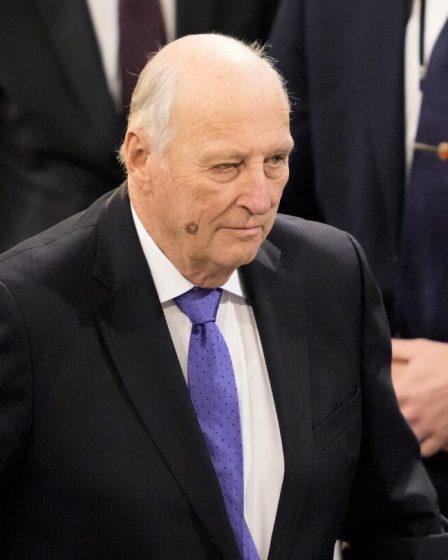 Le plus vieux monarque d'Europe, le roi Harald V de Norvège, malade, reçoit un stimulateur cardiaque permanent. 11 Le plus vieux monarque d'Europe, le roi Harald V de Norvège, malade, reçoit un stimulateur cardiaque permanent. - 10