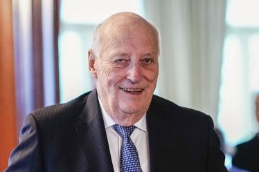 Le plus ancien monarque d'Europe contracte une infection lors d'un séjour privé en Malaisie. - 6