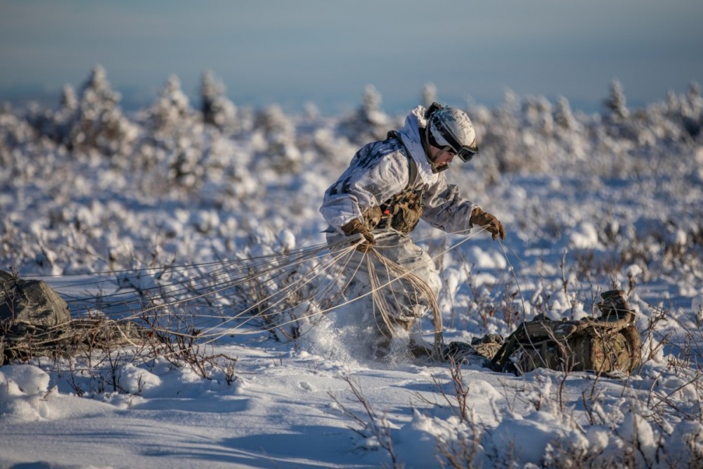 Des soldats de l'Alaska traverseront le pôle Nord en avion et sauteront au-dessus du nord de la Norvège 8 Des soldats de l'Alaska traverseront le pôle Nord en avion et sauteront au-dessus du nord de la Norvège - 7
