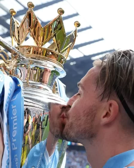 Grealish dansant, Alf Inge repéré - Lors des célébrations bruyantes du titre de Premier League à Man City 25 Grealish dansant, Alf Inge repéré - Lors des célébrations bruyantes du titre de Premier League à Man City - 24