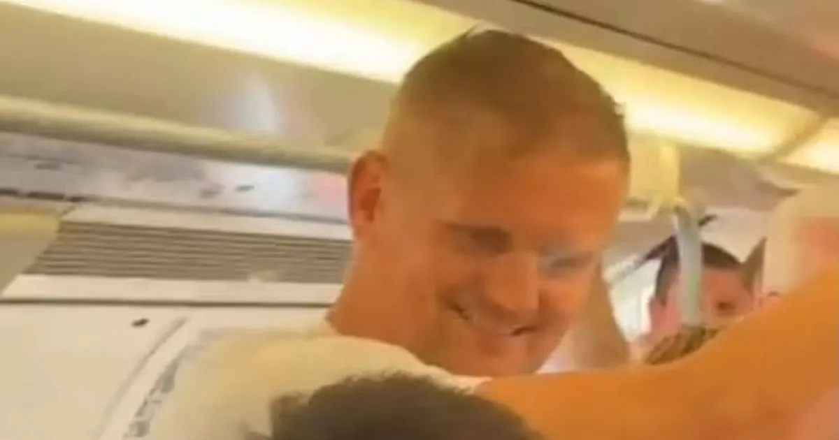 Le père d'Erling Haaland, Alf-Inge, taquiné par les fans de Manchester United après la victoire en finale de la FA Cup | Actualités du soir de Manchester 4 Le père d'Erling Haaland, Alf-Inge, taquiné par les fans de Manchester United après la victoire en finale de la FA Cup | Actualités du soir de Manchester - 3