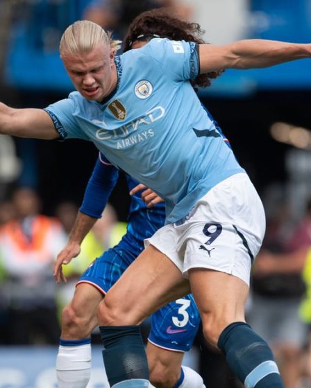 Erling Haaland frappe violemment Marc Cucurella après le but de Man City en 15 mots. 7 Erling Haaland frappe violemment Marc Cucurella après le but de Man City en 15 mots. - 6