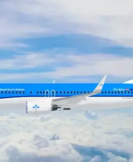 Un 737 de KLM glisse hors de la piste en Norvège 2 Un 737 de KLM glisse hors de la piste en Norvège - 1