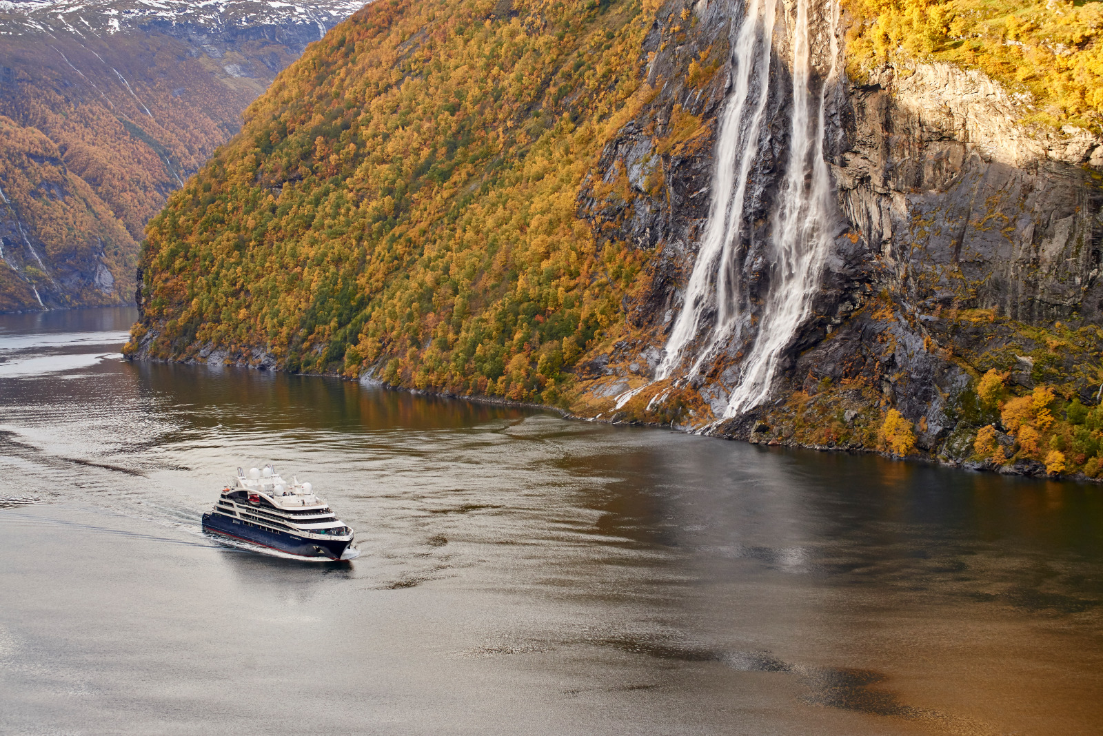 Croisière Ponant en Norvège : à quoi ressemble vraiment une croisière française dans les fjords 4 Croisière Ponant en Norvège : à quoi ressemble vraiment une croisière française dans les fjords - 3