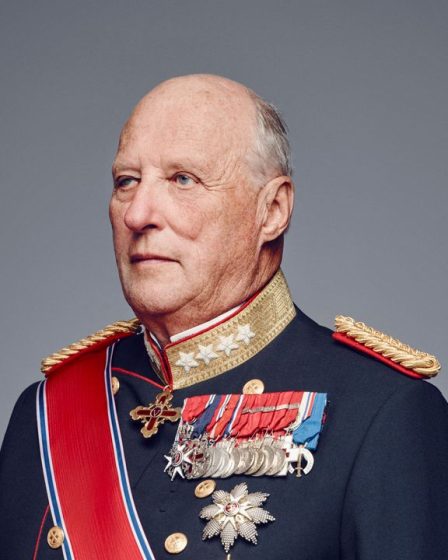 À l'occasion du 88e anniversaire du roi Harald V de Norvège, Tatler revient sur la vie de ce roi populaire, de l'exil à la guerre à l'histoire d'amour qui a failli entraîner la chute du monarque. 5 À l'occasion du 88e anniversaire du roi Harald V de Norvège, Tatler revient sur la vie de ce roi populaire, de l'exil à la guerre à l'histoire d'amour qui a failli entraîner la chute du monarque. - 4