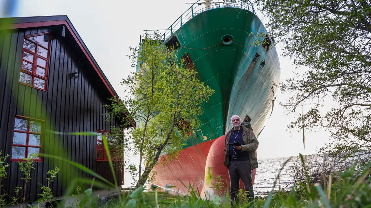 En Norvège, un porte-conteneurs s'échoue et manque de peu sa cabine 6 En Norvège, un porte-conteneurs s'échoue et manque de peu sa cabine - 5