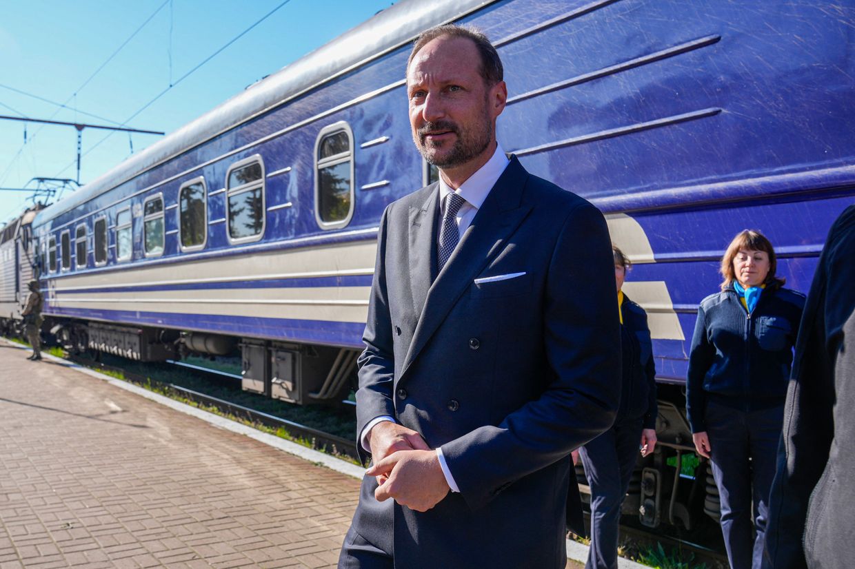 Le prince héritier norvégien Haakon arrive en Ukraine pour une visite historique et rencontre Zelensky - 31