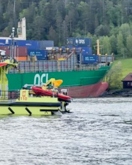 Un deuxième officier est accusé de négligence dans la navigation à la suite de l'échouement très médiatisé de la semaine dernière en Norvège. 2 Un deuxième officier est accusé de négligence dans la navigation à la suite de l'échouement très médiatisé de la semaine dernière en Norvège. - 1