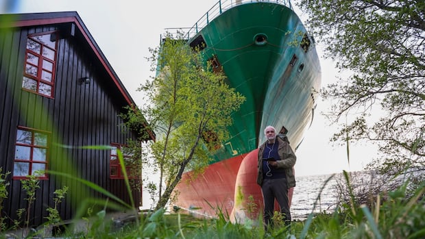 Un cargo s'est échoué et a failli s'écraser contre une porte de Norvège 4 Un cargo s'est échoué et a failli s'écraser contre une porte de Norvège - 3