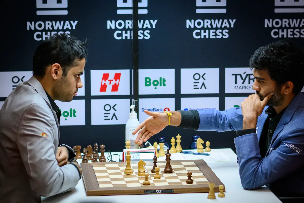 Échecs norvégiens : Arjun inflige une deuxième défaite à Gukesh, Naka bat Carlsen en Armageddon 18 Échecs norvégiens : Arjun inflige une deuxième défaite à Gukesh, Naka bat Carlsen en Armageddon - 17