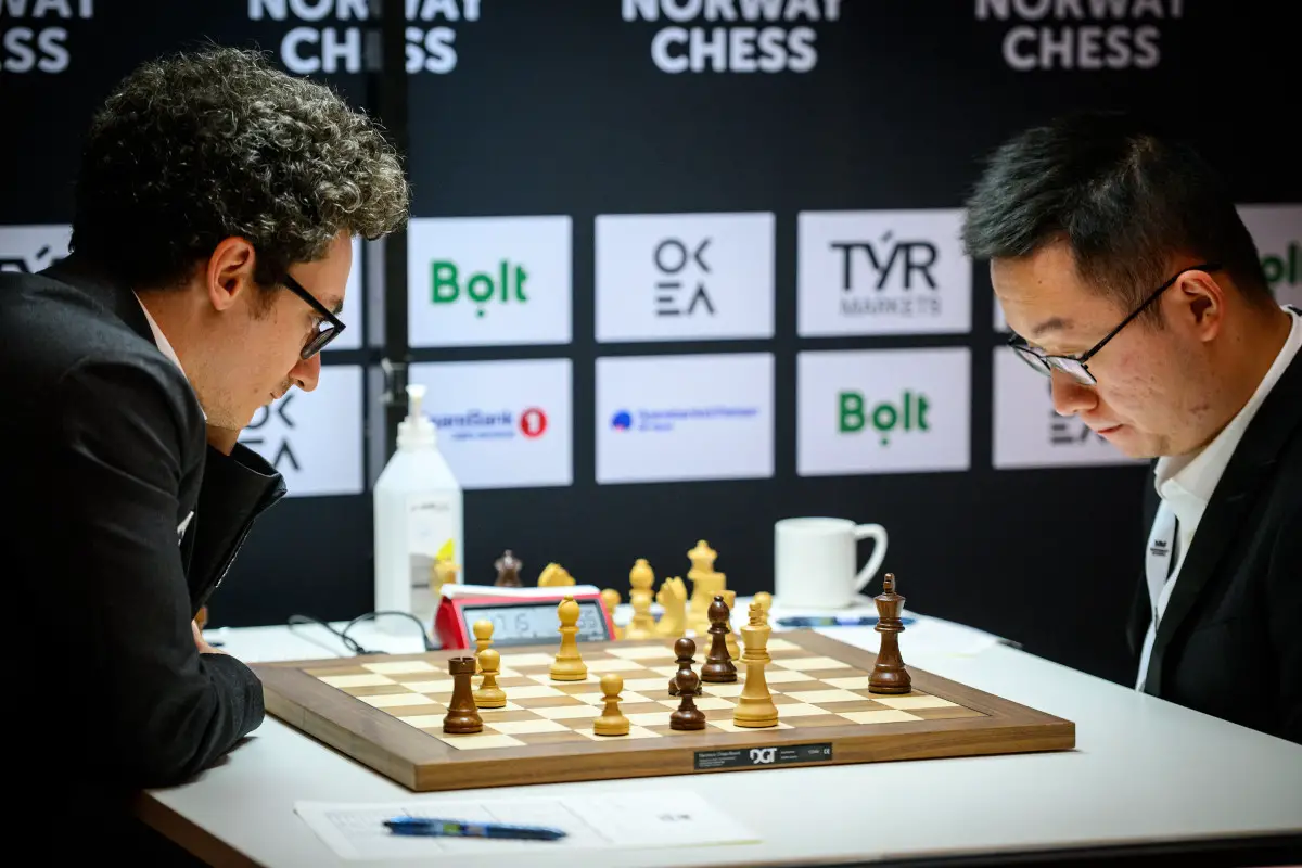Norvège Échecs : Caruana et Gukesh remportent des victoires cruciales 18 Norvège Échecs : Caruana et Gukesh remportent des victoires cruciales - 17