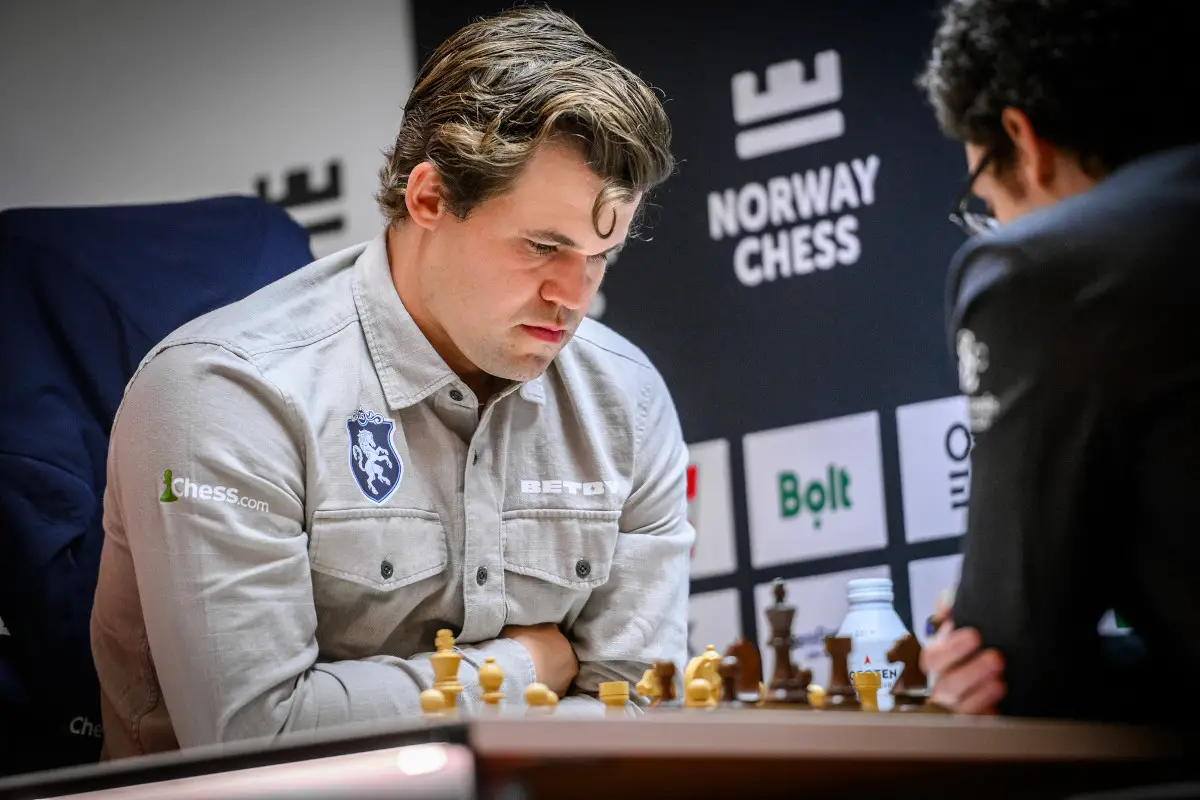 Échecs norvégiens : Carlsen et Gukesh remportent 3 points et entrent dans la dernière ronde en tant que leaders 16 Échecs norvégiens : Carlsen et Gukesh remportent 3 points et entrent dans la dernière ronde en tant que leaders - 15