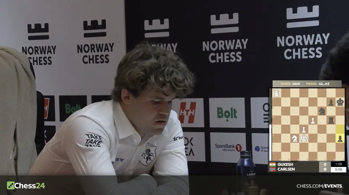 Échecs norvégiens 2025 Round 1 : Carlsen bat Gukesh 90 Échecs norvégiens 2025 Round 1 : Carlsen bat Gukesh - 89