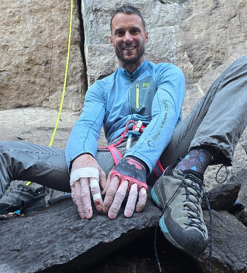 Jernej Kruder escalade 5.14d Trad en Norvège 7 Kruder après l'envoi. Photo par Crown Media
