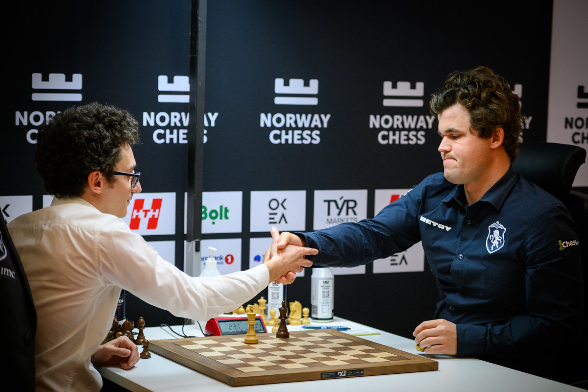 Échecs norvégiens : Carlsen augmente son avance 27 Fabiano Caruana, Magnus Carlsen