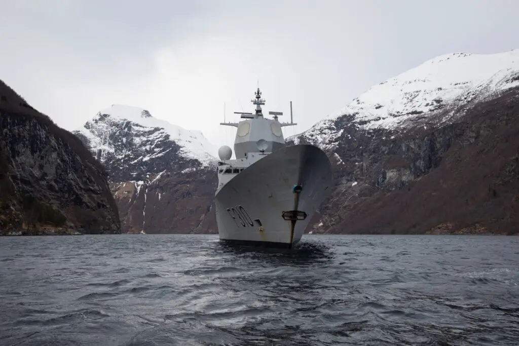 La Norvège évalue les options pour son futur "cheval de bataille". 26 La Norvège évalue les options pour son futur "cheval de bataille". - 25