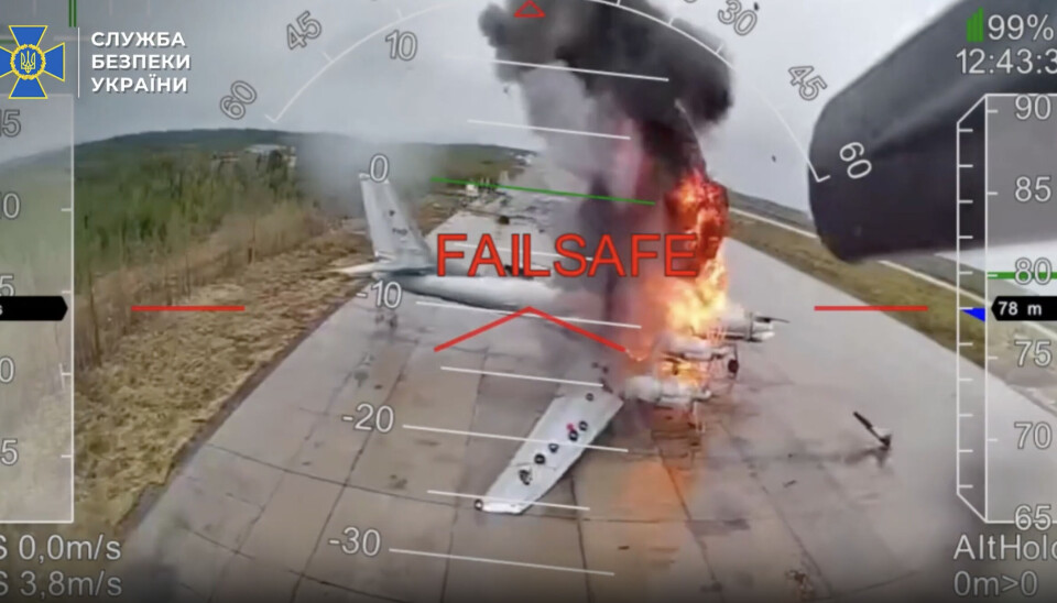 The Voronezh was one of four Tu-95 MS bombers blown up at the Olenya air base on June 1. Un bombardier incendié a volé avec un missile sous l'aile dans le nord de la Norvège en février. - 19