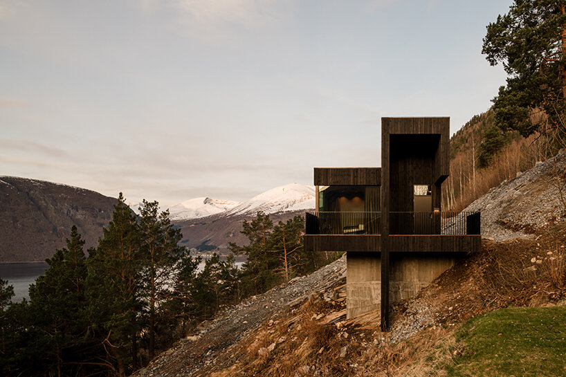 une maison de vacances dans le valldal par le bureau inainn s'adapte au relief dramatique de la norvege 14 office inainn holiday home