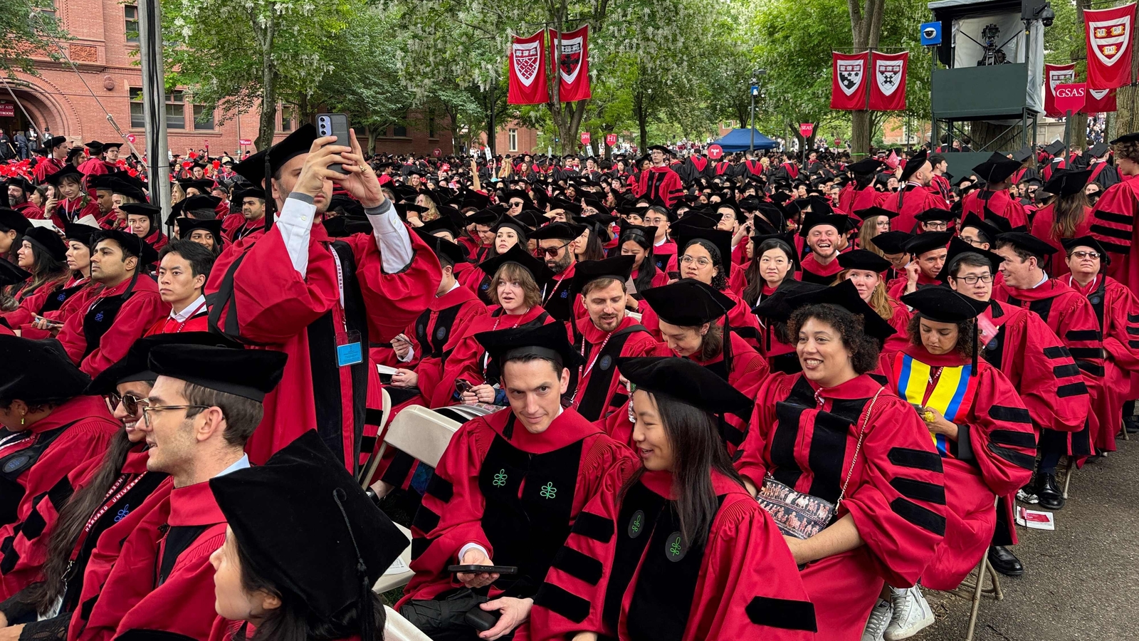 La Norvège a-t-elle évacué un étudiant de Harvard avant la cérémonie de remise des diplômes ? Ce que nous savons 4 La Norvège a-t-elle évacué un étudiant de Harvard avant la cérémonie de remise des diplômes ? Ce que nous savons - 3