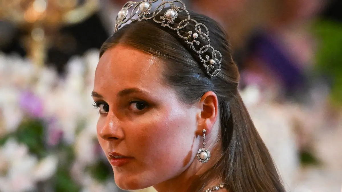 La princesse Ingrid Alexandra de Norvège brille en diadème au palais royal en compagnie d'un président et d'une première dame 8 La princesse Ingrid Alexandra de Norvège brille en diadème au palais royal en compagnie d'un président et d'une première dame - 7